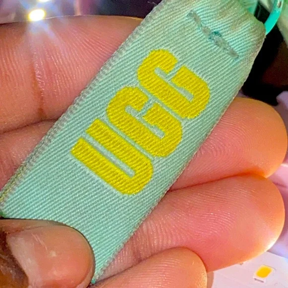 UGG Multicolor Tie-Dye Pouch - Picture 2 of 2